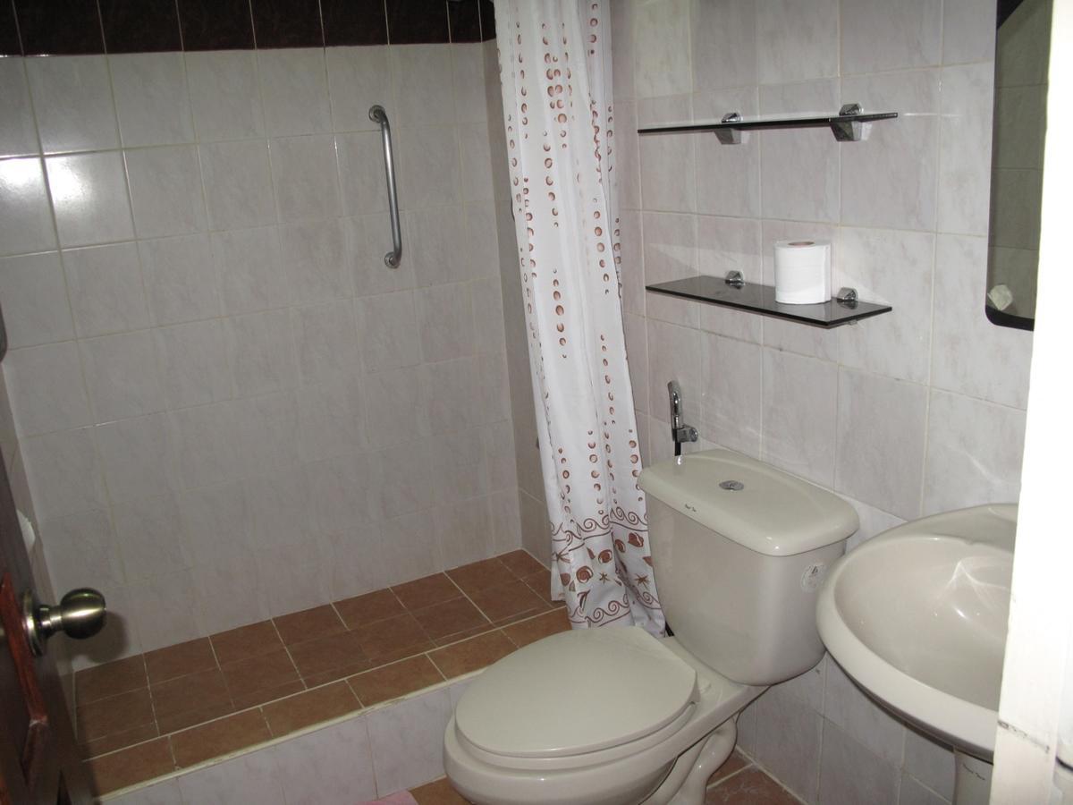 Makati Suites At Travelers Inn Makati City ภายนอก รูปภาพ